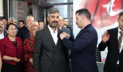 Gaziantep'te 300 kişi MHP'ye katıldı: Rozetleri törenle takıldı