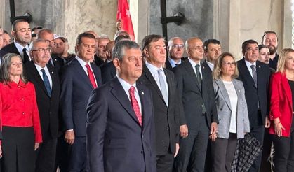 Kayseri Milletvekili Aşkın Genç, Yeni Parti'nin Anıtkabir ziyaretine katıldı