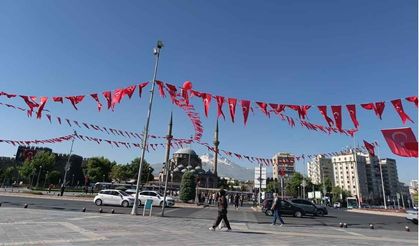 Cumhuriyet Meydanı büyüdü, Kayseri'nin hafızası küçüldü