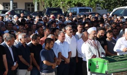 Nevşehir'deki feci kazada hayatını kaybeden Kayserili gurbetçi aile Yahyalı'da toprağa verildi