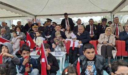 Kayseri’de 29 Ekim coşkusu yağmura takıldı: Kutlamalar yarıda kaldı