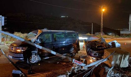 Kayseri'de takla atan otomobil minibüse çarparak durabildi: 2 yaralı