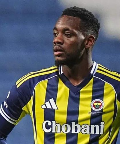 Galatasaray’da bomba transfer iddiası! Fenerbahçe’nin eski yıldızı parçalıyı giyebilir