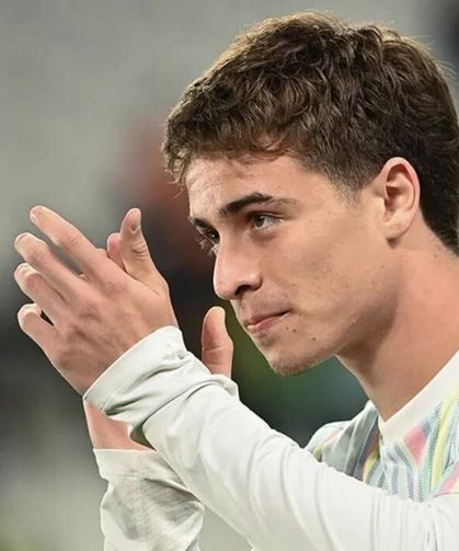 Kenan Yıldız dünyaca ünlü moda dergisine kapak oldu: Özel röportajda neler söyledi?