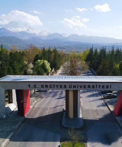 ERÜ açıkladı: Yenilenen kütüphane öğrencilerin hizmetine sunuldu!