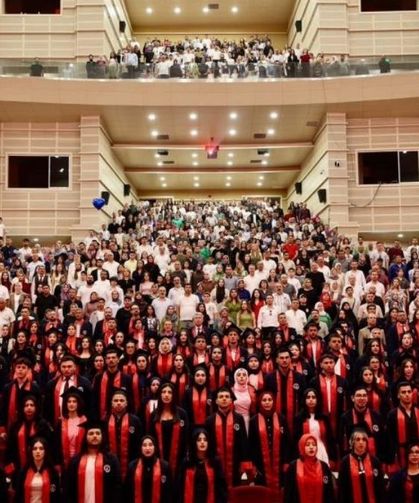 ERÜ Sağlık Hizmetleri Meslek Yüksekokulu’nda 415 öğrenci mezun oldu!
