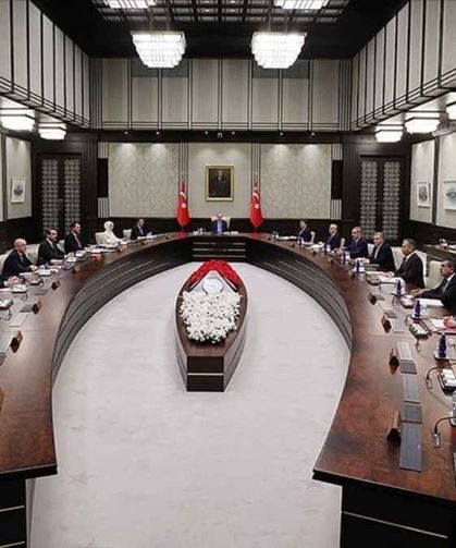 NATO zirvesinden sonra 2 bakana yol gözüktü