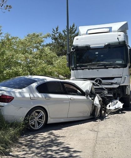 Sivas’ta TIR ile otomobil çarpıştı: 35 yaşındaki sürücü hayatını kaybetti!