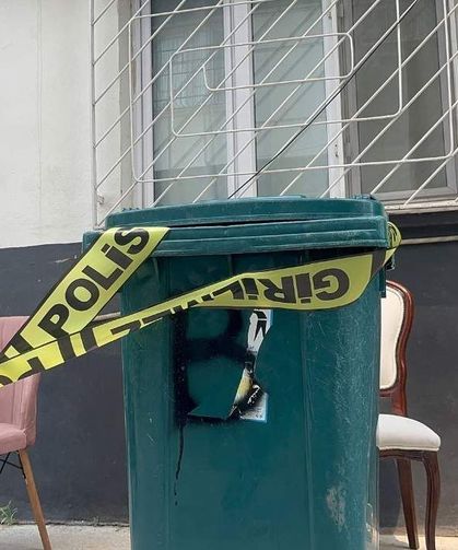 Adana’da eşinin kafasına çekiçle vurup boğazından bıçakladı!