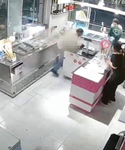 Adana’da dondurmacı cinayetinin görüntüleri ortaya çıktı! Önce telefondaki kişiye el sallayıp sonra ateş etmiş