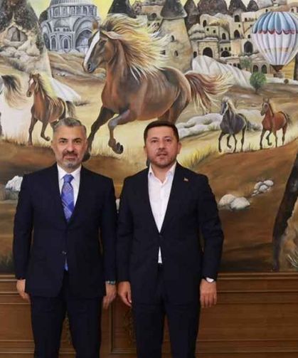 Eski RTÜK Başkanı AK Parti’ye geçen Rasim Arı ile bir araya geldi!