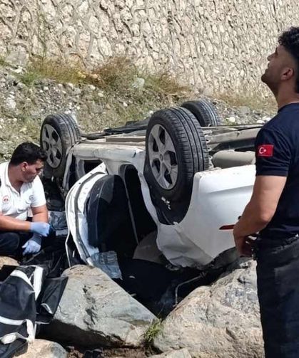 Adana’daki feci kazada otomobil dereye düştü: 2 ölü 1 yaralı