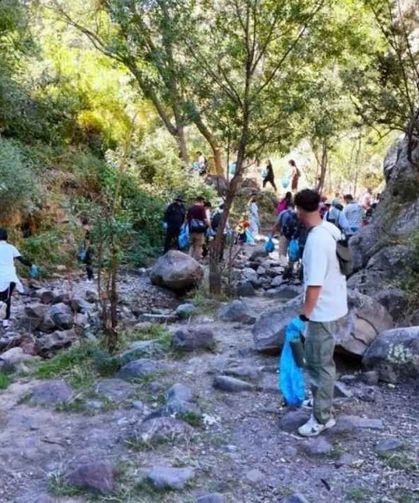 Kayseri’de dikkat çeken etkinlik: Hem yürüyüş yaptılar hem de temizlik!