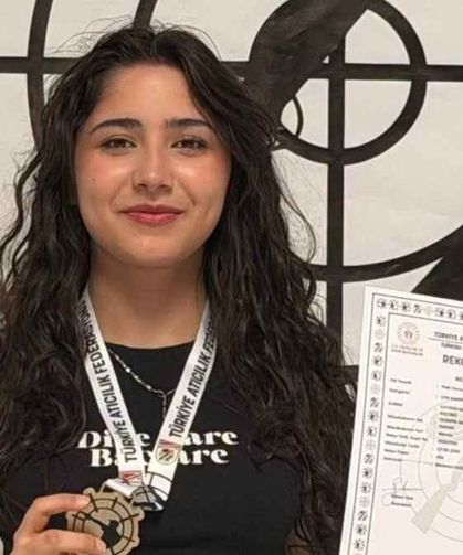 Kayserili sporcu Hale Derya Eroğlu tarih yazdı: Türkiye rekoru ve altın madalya