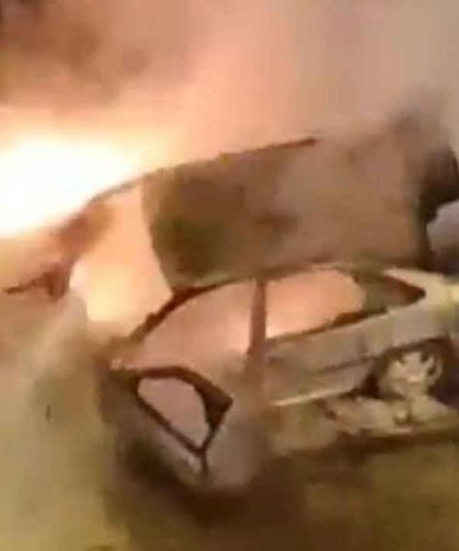 Kayseri'de park halindeki araç yandı: Saniyeler içerisinde küle döndü