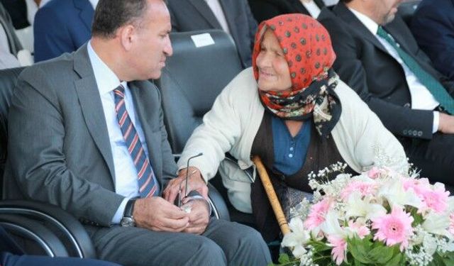 Enise teyzenin torunu için Vali'den Başbakan Yardımcısı'na kadar ulaşan iş talebi 