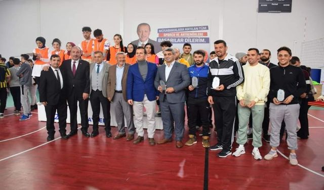 Tomarza Kaymakamlık Voleybol Turnuvası Sona Erdi