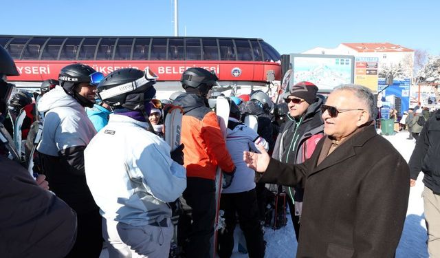 Başkan Büyükkılıç Erciyes'te Yerli ve Yabancı Turistlerle Buluştu