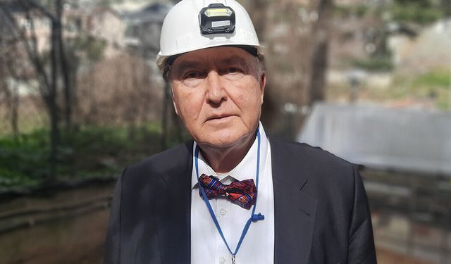 Deprem Uzmanı Uyardı: '' ARTÇILAR HER AN OLABİLİR KESİNLİKLE EVLERE GİRMEYİN''