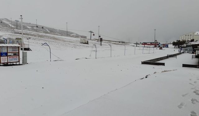 Nisan'ın Son Günlerinde Erciyes'e Kar Sürprizi