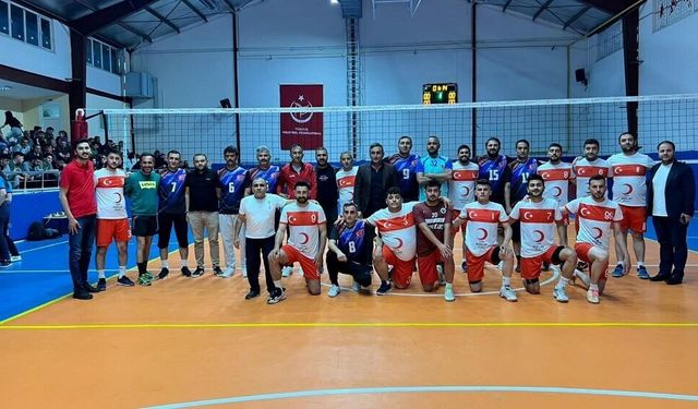 Develi’de Voleybol Coşkusu! Turnuvaya 200'ü Aşkın Spor Sever Katıldı