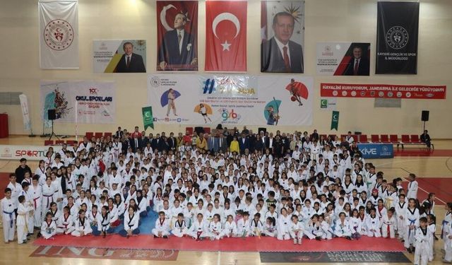 Kayseri Taekwondo Sporcuları Kuşak Atladı