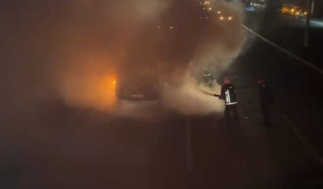 Seyir Halindeki Araç Alev topuna Döndü