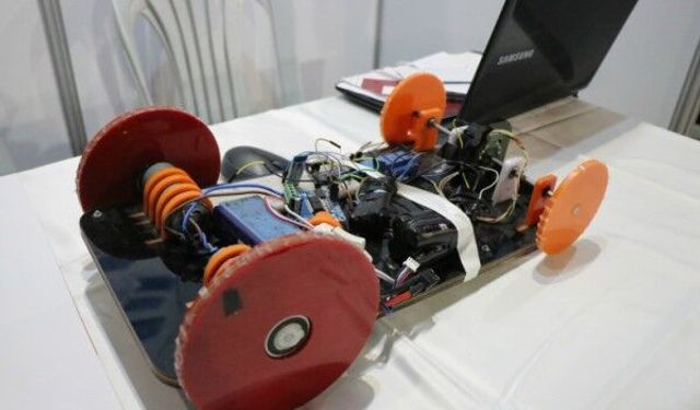 Kaza haberlerinden etkilendi, otomatik devreye giren fren sistemi geliştirdi 