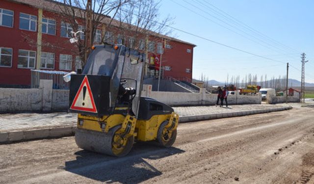 Sarıoğlan’da, Çamur Okul Yolu Asfaltlanacak