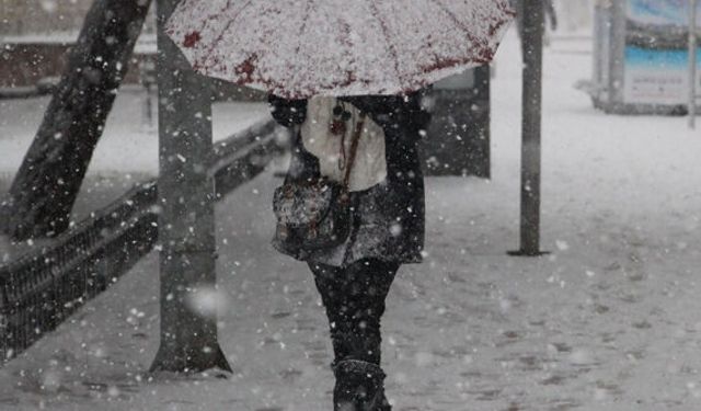 Karda Yürürken Eller Cepte Olmamalı 