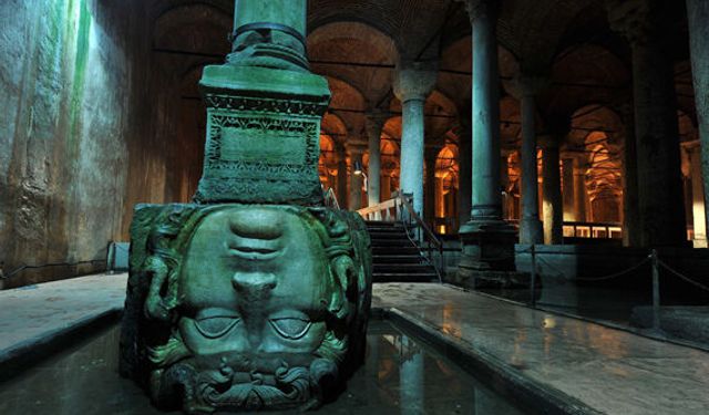 Yerebatan Sarnıcı’na Yabancı Turistlerden Yoğun İlgi 