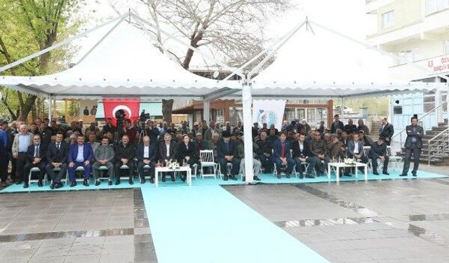 Büyükşehir Belediyesi Özvatan’da arı kovanı dağıttı