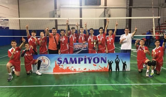 Voleybol Takımı Türkiye Şampiyonu 