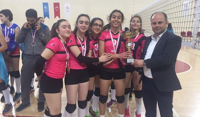 Okullar arası Yıldızlar Voleybol İl Birinciliği tamamlandı 