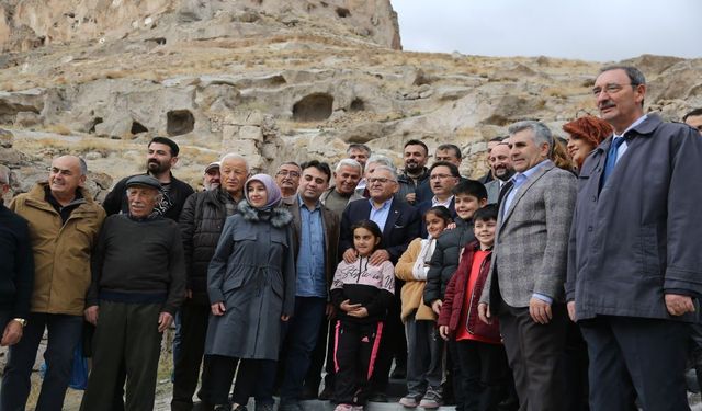 Vali Çiçek ,Masal Diyarı Soğanlı'da 