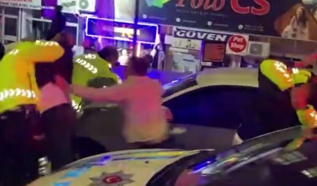 Aksaray’da alkollü sürücü ve yakınlarından trafik polisine yumruklu saldırı!