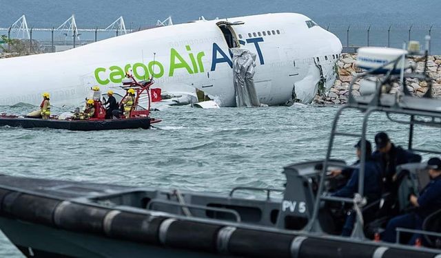 Hong Kong’da Türk kargo uçağı denize sürüklendi: 2 ölü