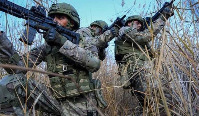 TSK kışlalarında Suriyeli askerler eğitime başladı!