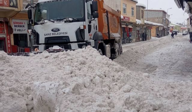Sarız’da kar uyarısı! Çatı altlarında yürümeyin, araç park etmeyin