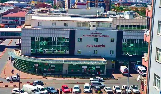 Kayseri Devlet Hastanesi'ne görevli hemşireye İstanbul'da ödül!