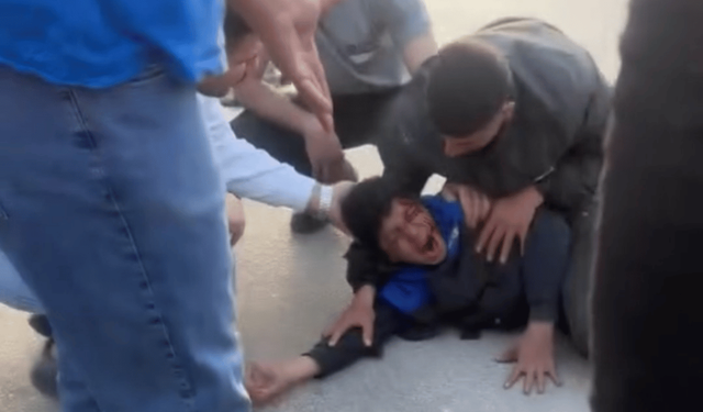 Adana’da feci kaza: Sürücü havada takla attı