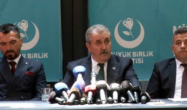 Kayseri’de Destici: Erdoğan’ın yeniden aday olabilmesi için formülleri sıraladı