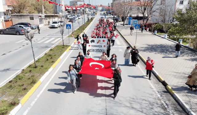 Tomarza'da 23 Nisan coşkusu renkli görüntülere sahne oldu!