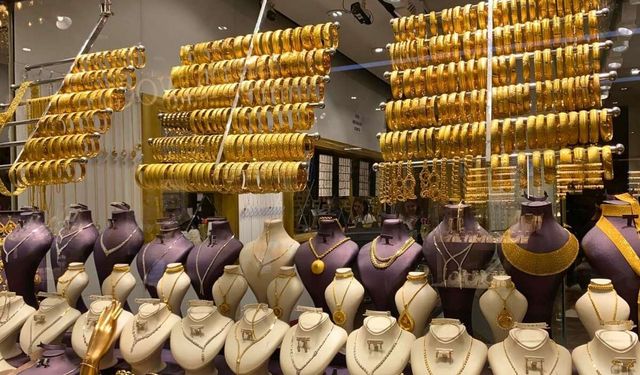 Altın güne düşüşle başladı! Uzmanlar uyardı!