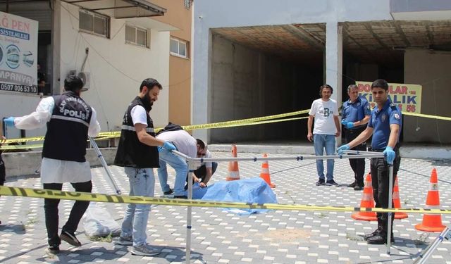 Adana’da emekli polis baba kendisine saldıran oğlunu öldürdü!
