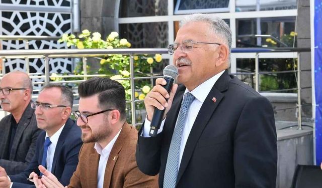 Büyükkılıç ilçe ilçe gezip vatandaşın sorularını yanıtlıyor: Yeni durağı Bünyan oldu