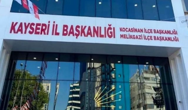 CHP Kayseri’den Zafer Bayramı daveti: Saat 18.00’i işaret ettiler