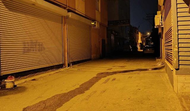 Adana’da sokak ortasında silahlı saldırı! 24 yaşındaki genç kadın hayatını kaybetti
