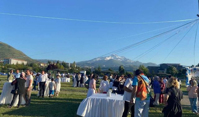 ERÜ’de büyük buluşma: Akademik ve idari personel bir araya geldi!