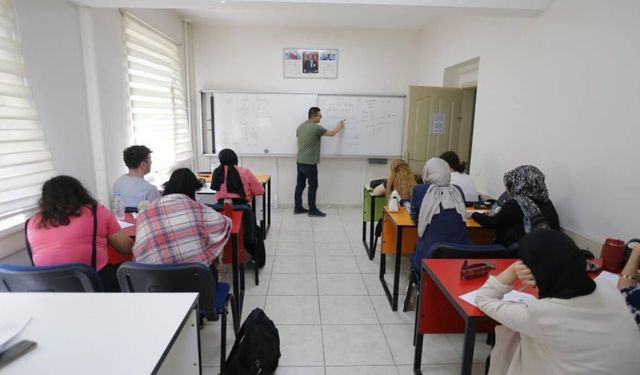 Kayseri'de KPSS’ye hazırlanan adaylara KAYMEK’ten özel kurs!